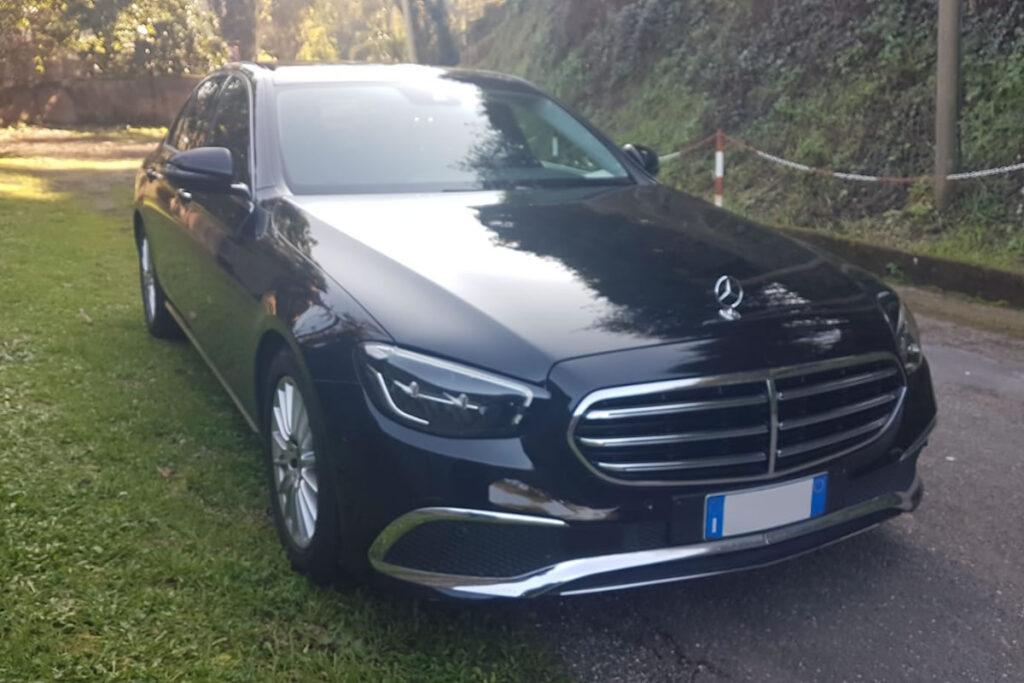 Limousine fleet: Mercedes E Class Outside